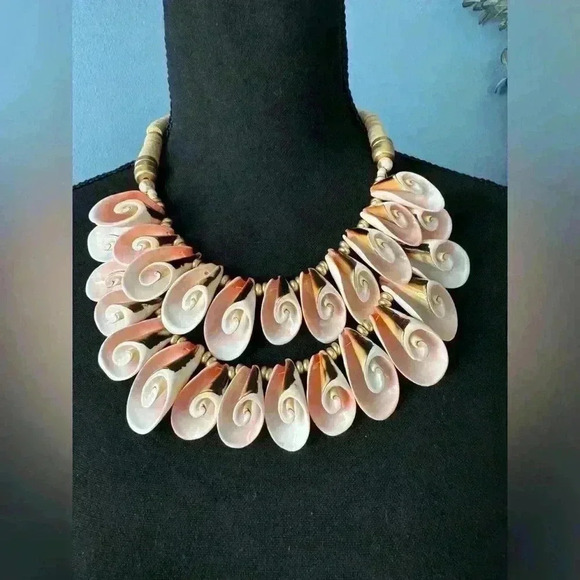 NEW Free People Collier Two Strangers Shell Statement Necklace 💕Hard to Find! - Picture 6 of 9